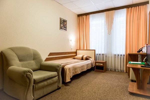 Интерьер гостиничного номера санатория «Сосновый бор»