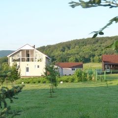 Конно-туристическая база Ход конем, Белогорский район, Крым