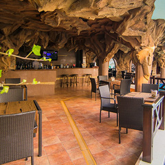 Отель Камелот, Малореченское, Крым