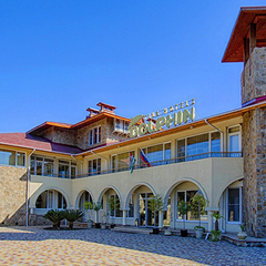 Клуб-отель Дельфин, Пицунда