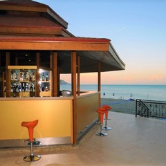 Клуб-отель Дельфин, Пицунда