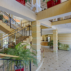 Клуб-отель Дельфин, Пицунда