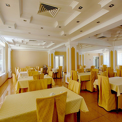 Клуб-отель Дельфин, Пицунда