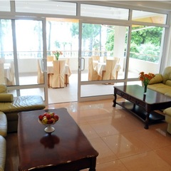 Клуб-отель Дельфин, Пицунда