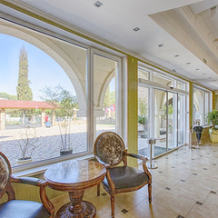 Клуб-отель Дельфин, Пицунда