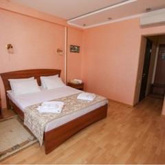 Клуб-отель Дельфин, Пицунда