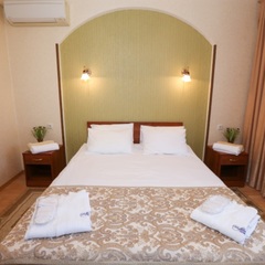 Клуб-отель Дельфин, Пицунда