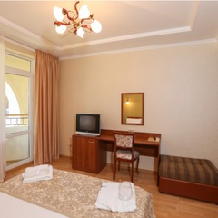 Клуб-отель Дельфин, Пицунда