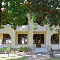 Клуб-отель Дельфин, Пицунда