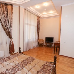 Клуб-отель Дельфин, Пицунда