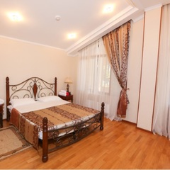 Клуб-отель Дельфин, Пицунда