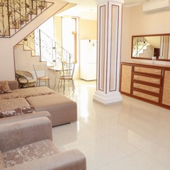 Клуб-отель Дельфин, Пицунда