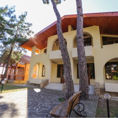 Клуб-отель Дельфин, Пицунда