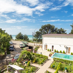 Гостиница Белые скалы, Гагра