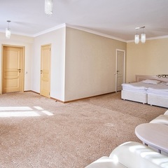 Гостиница Папа, Гагра