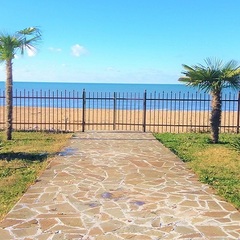 Отель Инжир Вилладж / Injir Village Hotel, Гудаута