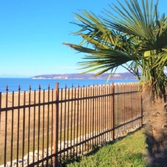 Отель Инжир Вилладж / Injir Village Hotel, Гудаута