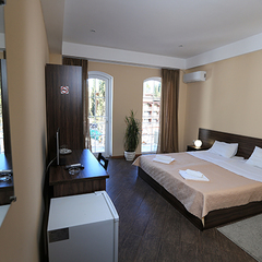 Гостиница Никополи, Гудаута