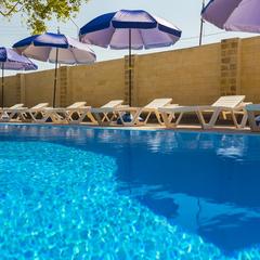 Отель Золотой якорь, Гудаута