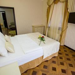 Отель Shine House, Адлер, Краснодарский край