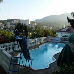 Отель La Bonne Maison, Алушта, Крым