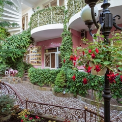 Гостиница Летучая мышь, Алушта, Крым