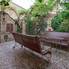 Гостиница Летучая мышь, Алушта, Крым