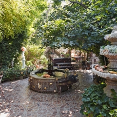 Гостиница Летучая мышь, Алушта, Крым