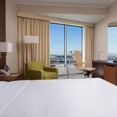 Отель DoubleTree By Hilton Moscow - Vnukovo Airport, Внуково, Московская область