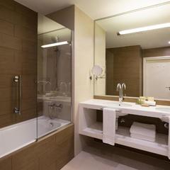Отель DoubleTree By Hilton Moscow - Vnukovo Airport, Внуково, Московская область