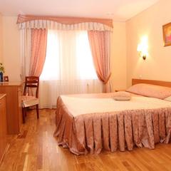 Отель Четыре короны, Дмитров, Московская область