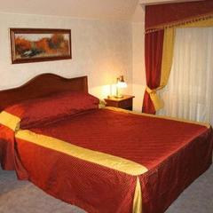 Отель Четыре короны, Дмитров, Московская область