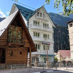 Гостиница Снежная королева Домбай, Домбай, Республика Карачаево-Черкесия 