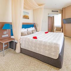Отель Ramada By Wyndham Yekaterinburg Hotel & Spa, Екатеринбург, Свердловская область