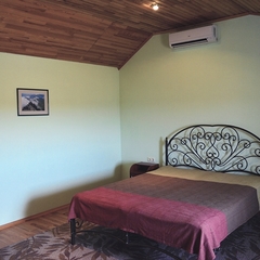 Усадьба Радуга, Заозерное, Крым