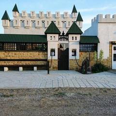 Клуб отдыха Замок, Кучугуры, Краснодарский край