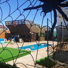 Клуб отдыха Замок, Кучугуры, Краснодарский край