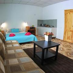 Гостиница Айсберг Хаус, Лобня, Московская область