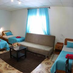 Гостиница Айсберг Хаус, Лобня, Московская область