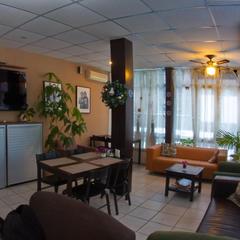 Гостиница Айсберг Хаус, Лобня, Московская область