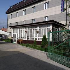 Гостиница Айсберг Хаус, Лобня, Московская область