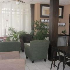 Гостиница Айсберг Хаус, Лобня, Московская область