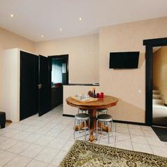 Гостиница Айсберг Хаус, Лобня, Московская область