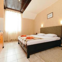 Гостиница Айсберг Хаус, Лобня, Московская область