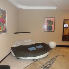 Гостиница Айсберг Хаус, Лобня, Московская область