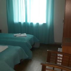 Гостиница Айсберг Хаус, Лобня, Московская область