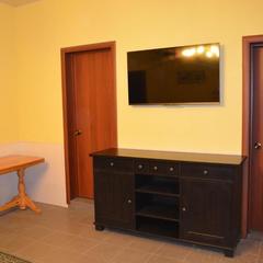 Гостиница Айсберг Хаус, Лобня, Московская область