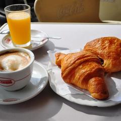 Гостиница Айсберг Хаус, Лобня, Московская область