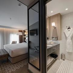 Отель Chekhoff Hotel Moscow Curio Collection By Hilton, Москва, Московская область