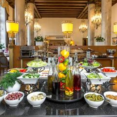 Отель Хилтон Москва Ленинградская, Москва, Московская область